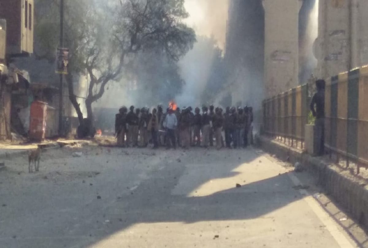 CAA NRC Protest in Delhi turns violent in Maujpur Jaffrabad and many areas