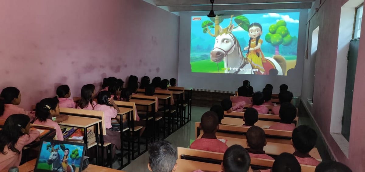 Smart school equipped with modern resources projector in sakaldiha chandauli