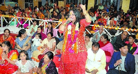 Holi Khelenga Aapan, Girdhar Gopal ..