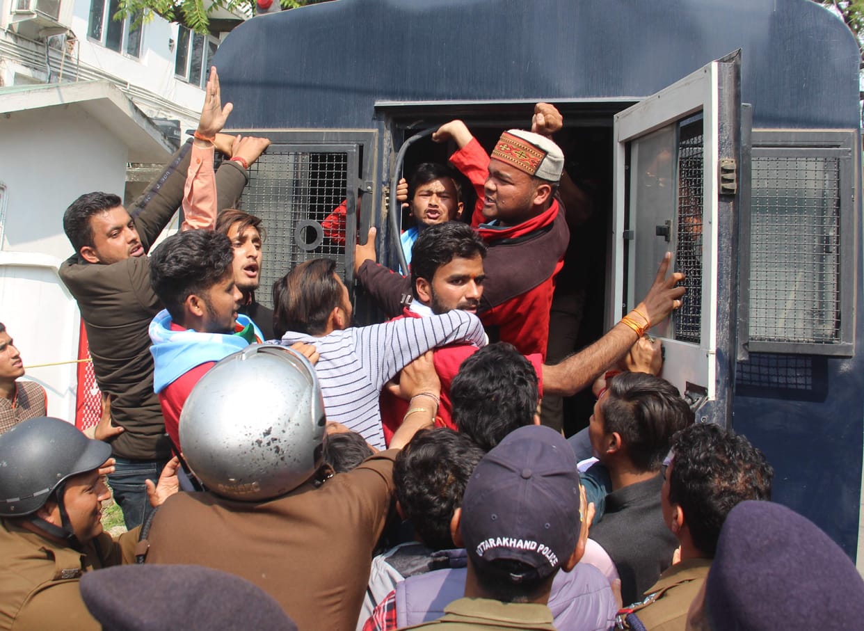 Barricading break NSUI activist reaches forest minister's residence, 30 arrested