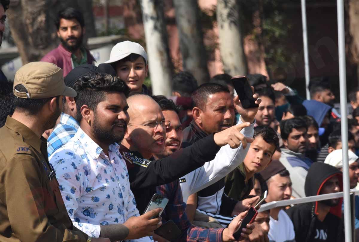 IPS basant rath reached to watch Ranji match