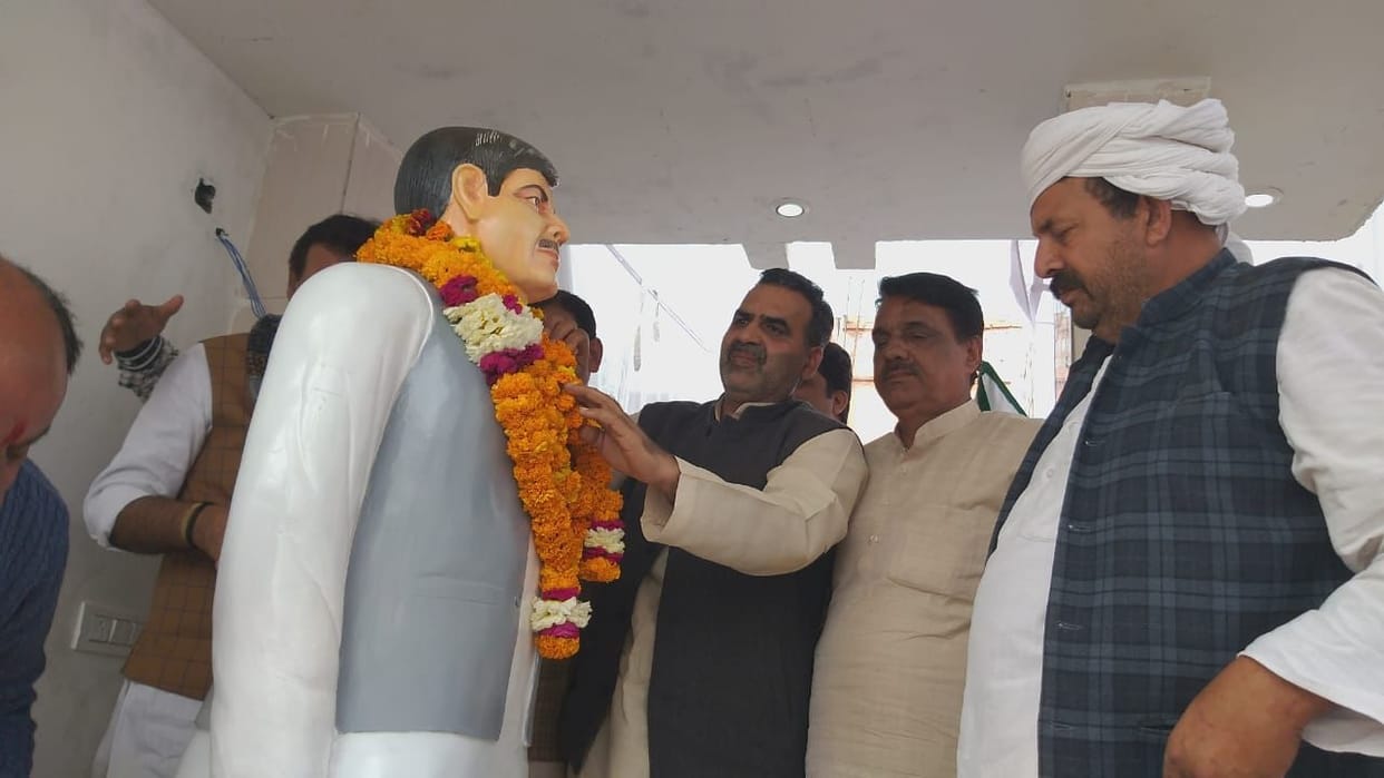 Chandrapal Fauji's statue unveiled