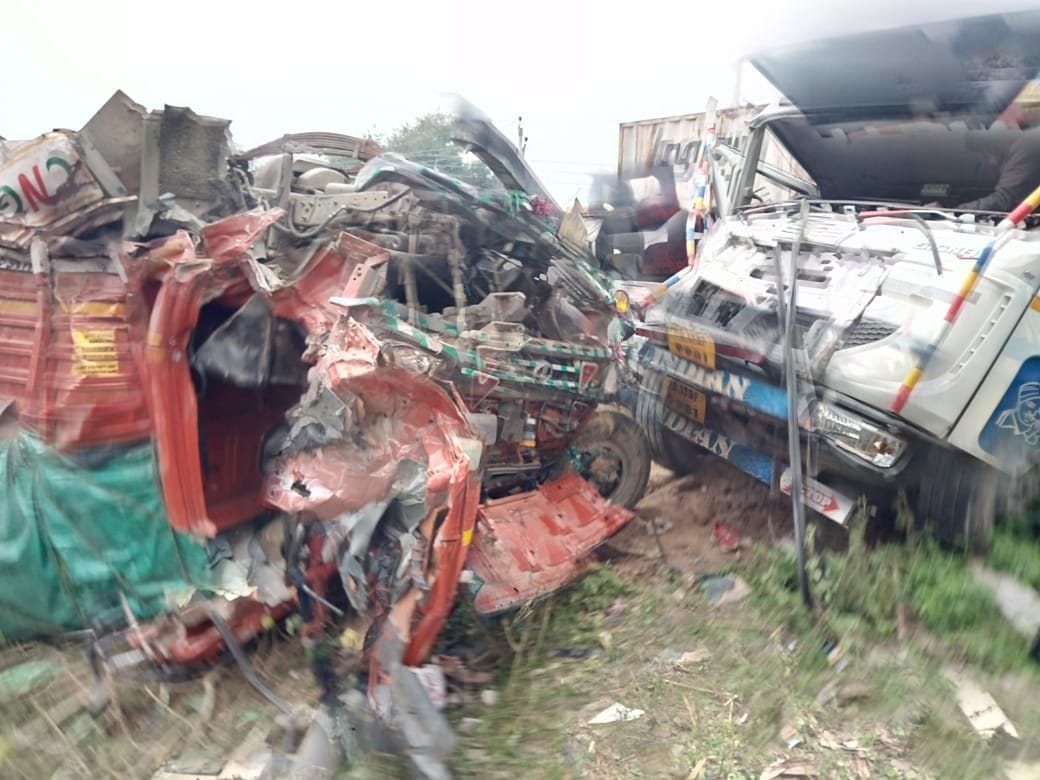three wehicle collapse , one person died