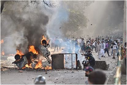 CAA Protest In Delhi Jafrabad Maujpur News In Hindi Delhi Maujpur updates babarpur