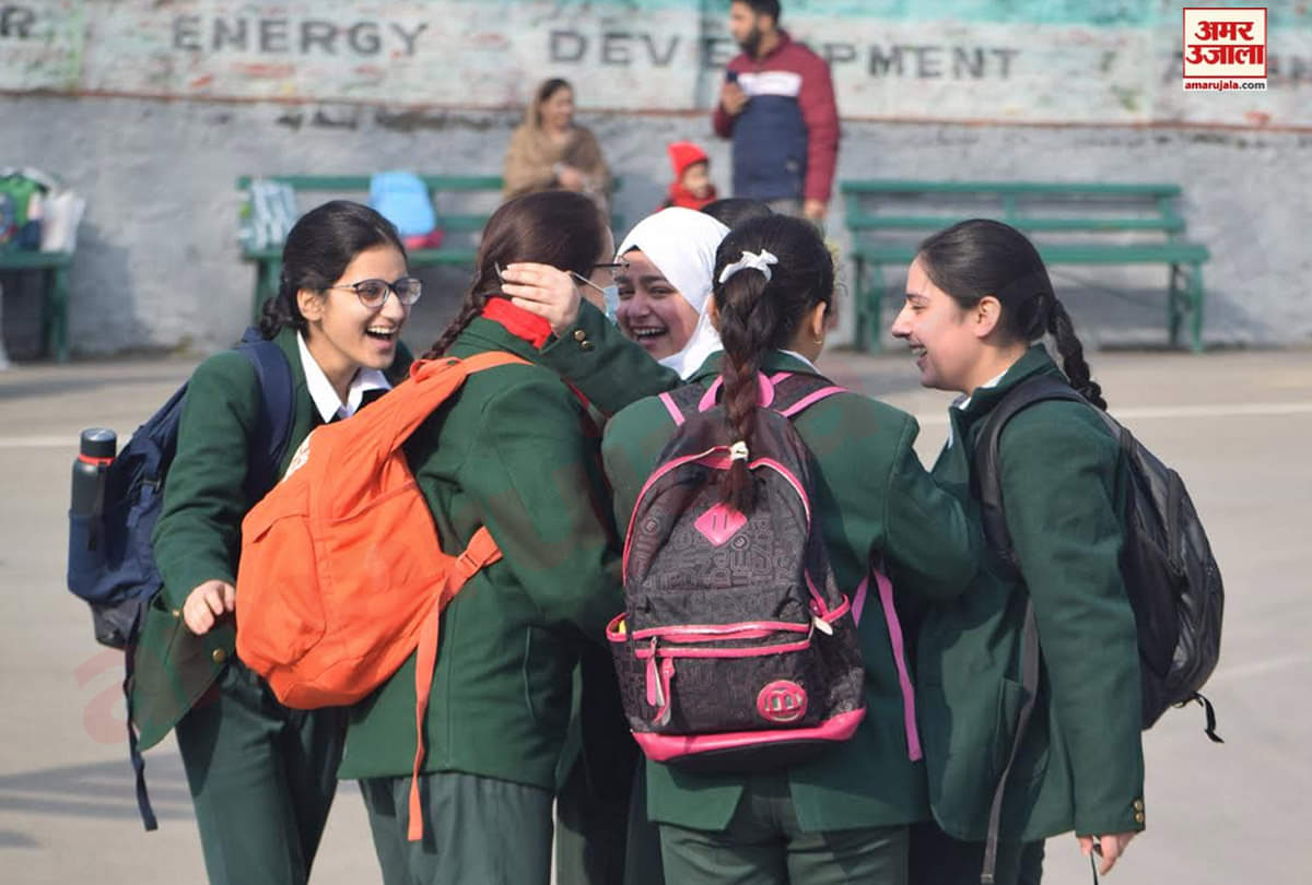 Schools open in Kashmir valley after winter vacation