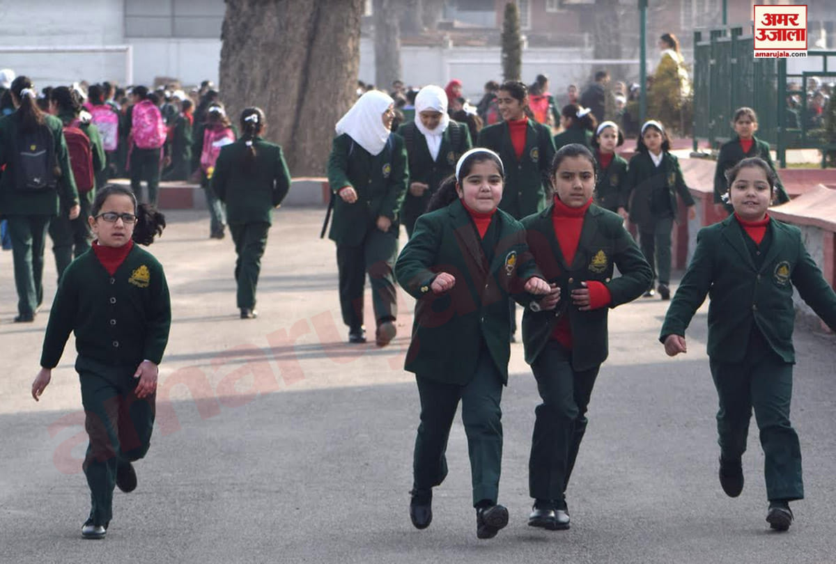 Schools open in Kashmir valley after winter vacation