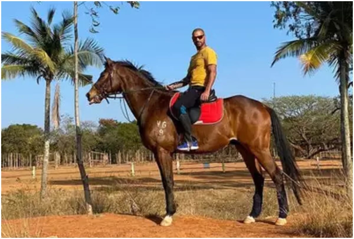 Gabbar Is Back Shikhar Dhawan Share A Photo To Announce His Comeback
