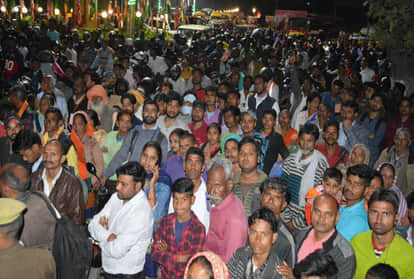 डोनाल्ड ट्रंप के जाने के बाद सड़कों पर लगा जाम