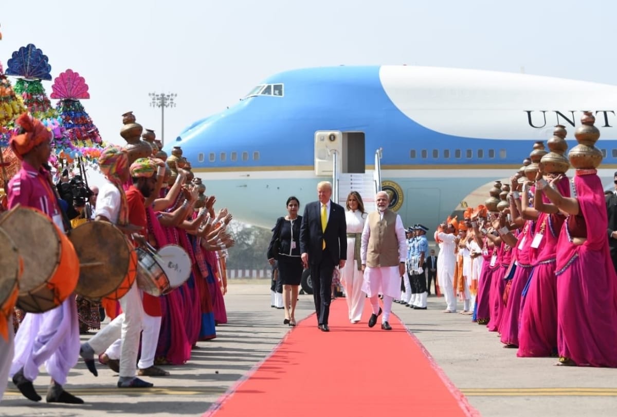 Donald Trump and His Grand Plan to Paint Air Force One Plane Red White and Blue