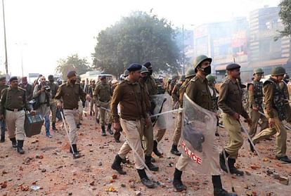 Delhi violence, delhi police constantly monitoring social media