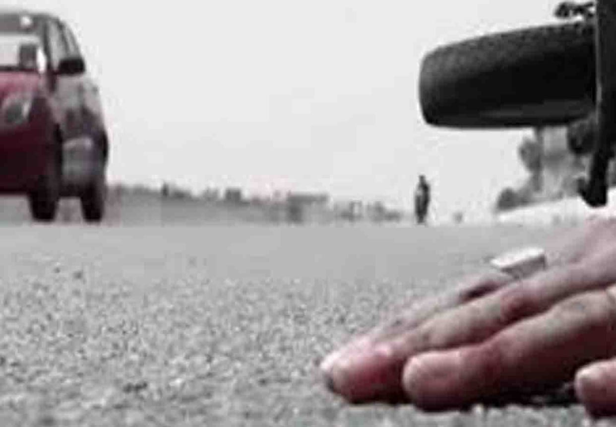 road accident in hardoi,  farmer dies and one injured