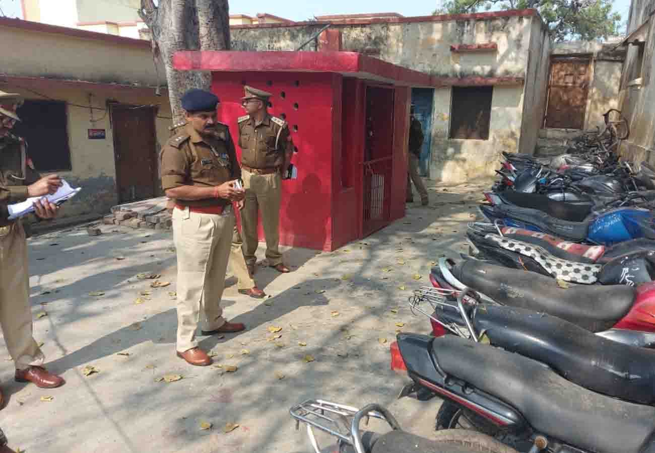 the rats drank liquor in kotwali store in farrukhabad