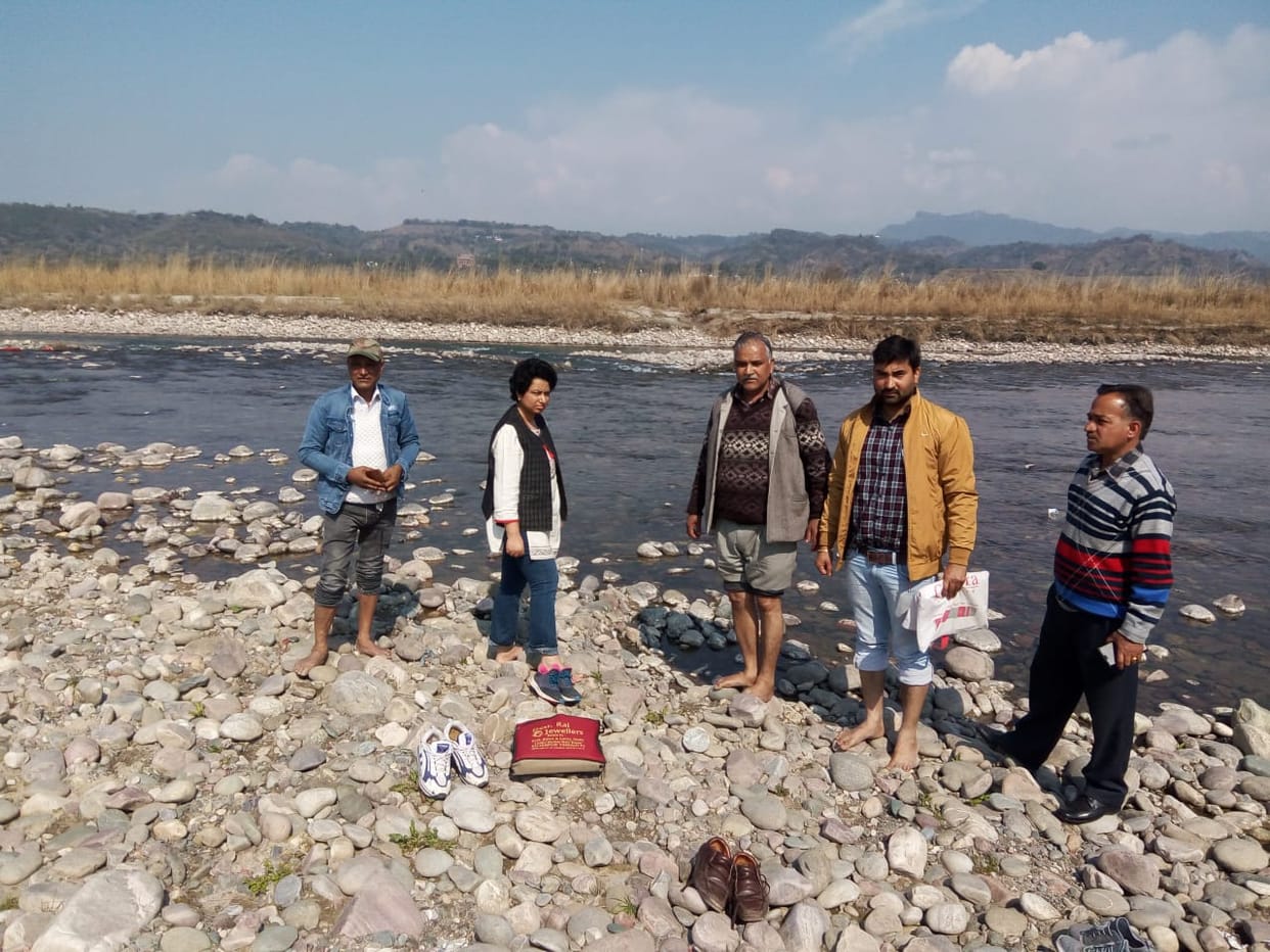 Sujanpur SDM Shilpi Bekta action against illegal mining
