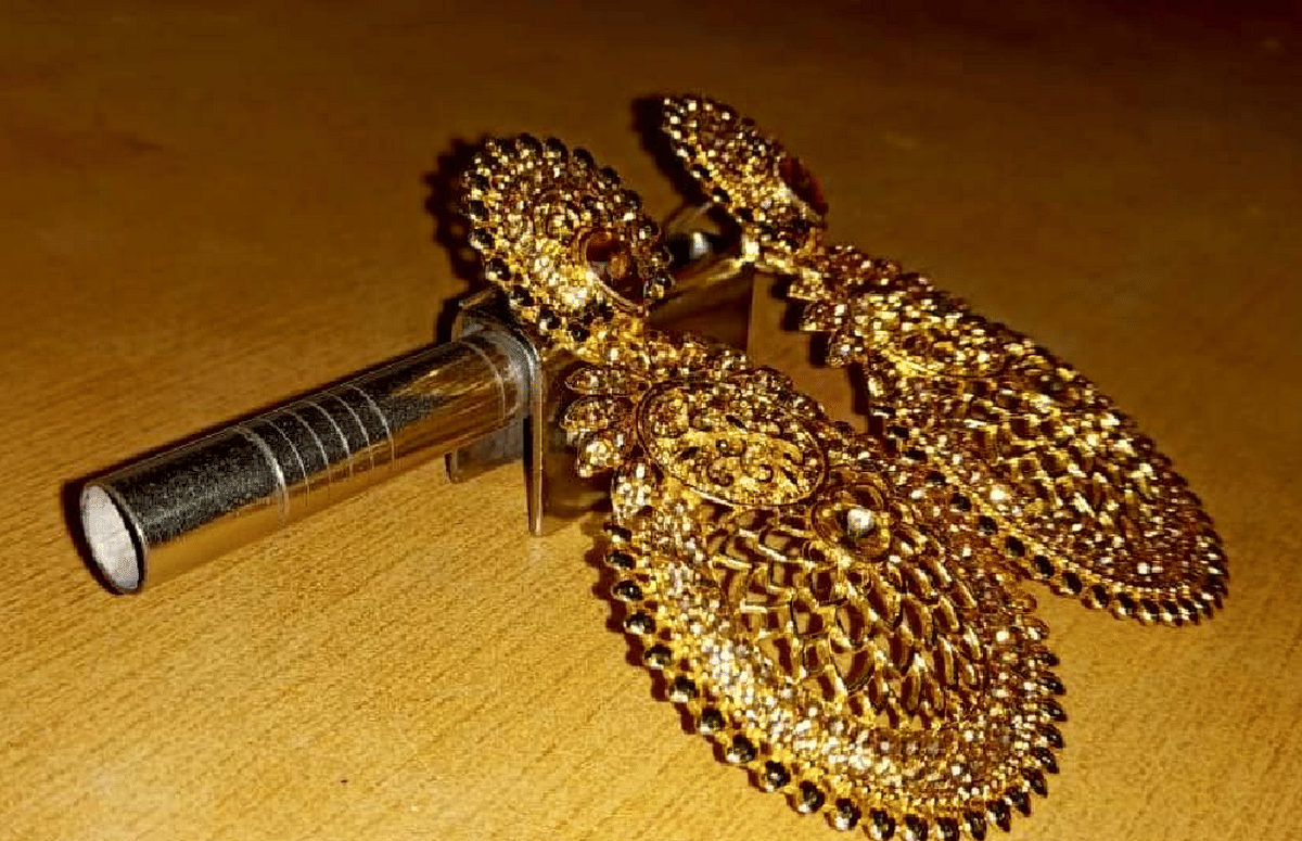 Ashoka Institute girl student made jhumka Earrings will shoot security for women in varansi