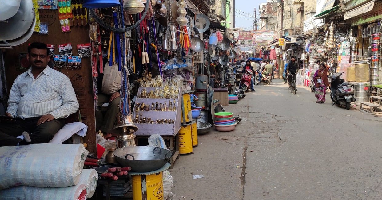 Market  lose dute to rucks in Aligarh