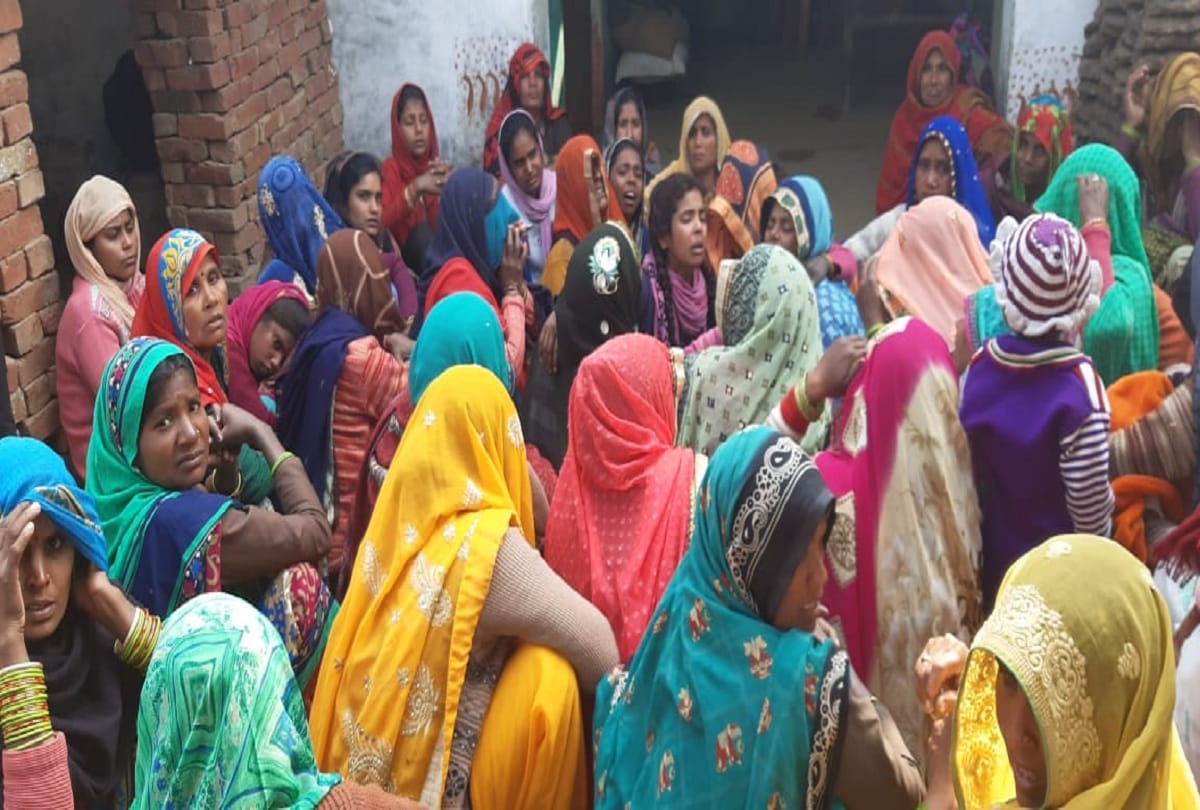 three died in a road accident in Dibai Bulandshahr 