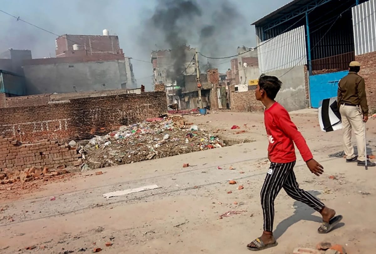 Delhi Violence Sudamapuri a religious monument set on fire people say never saw type of violence