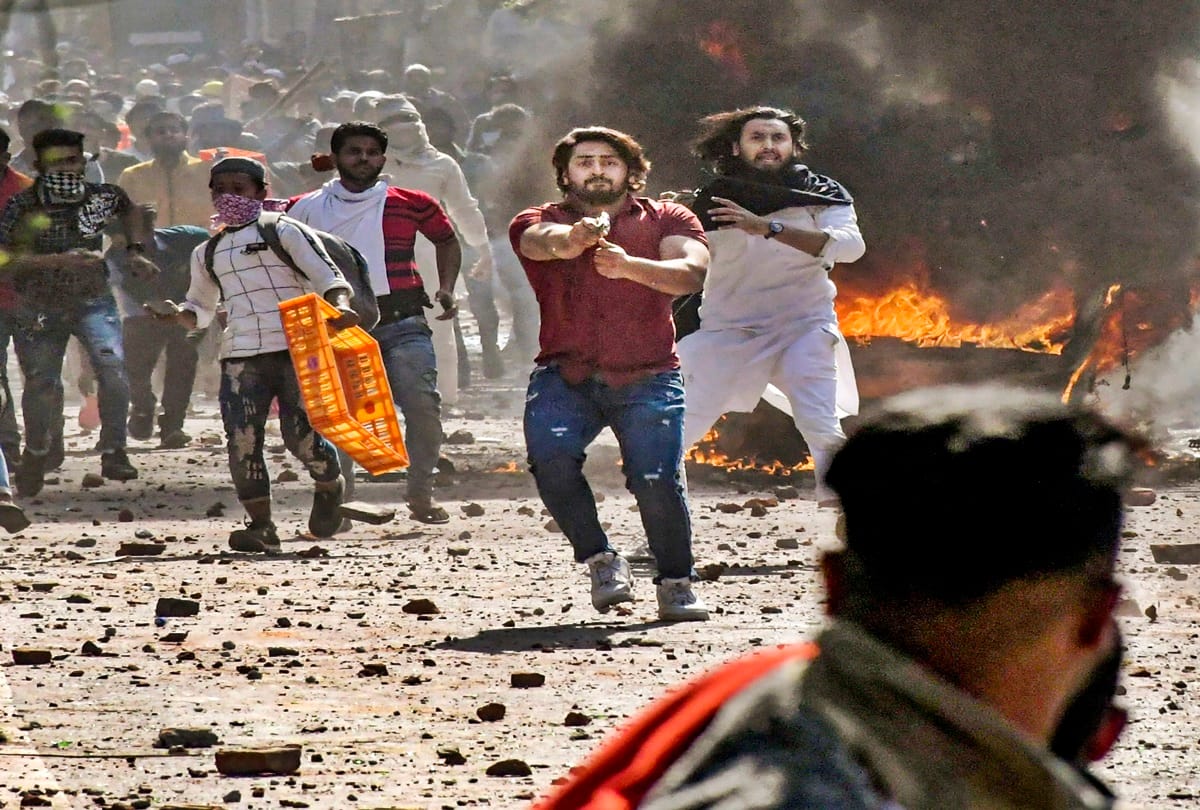 Delhi Jafrabad Violence News in Hindi Shahrukh opened fire on police during violence