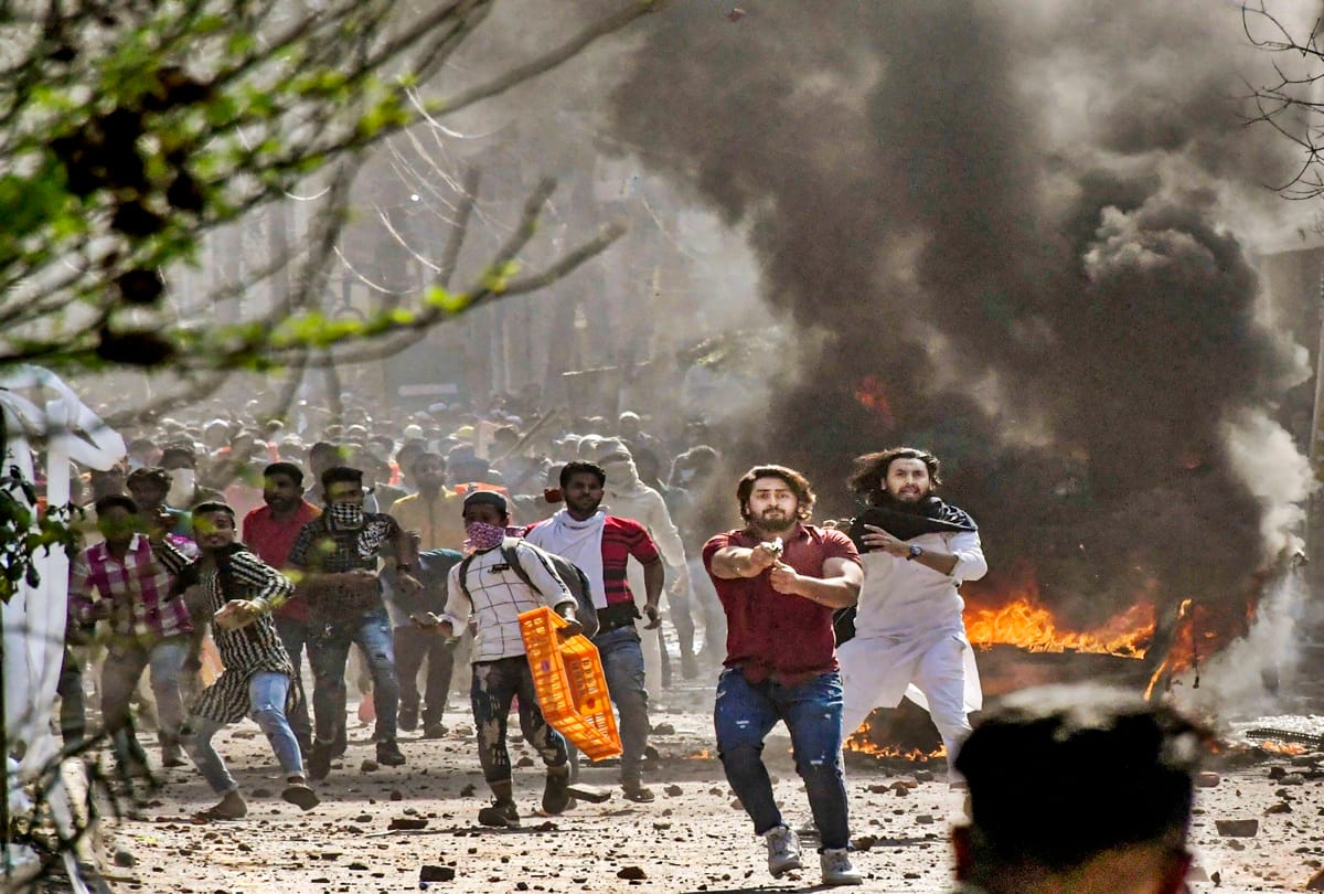 Delhi Jafrabad Violence News in Hindi Shahrukh opened fire on police during violence