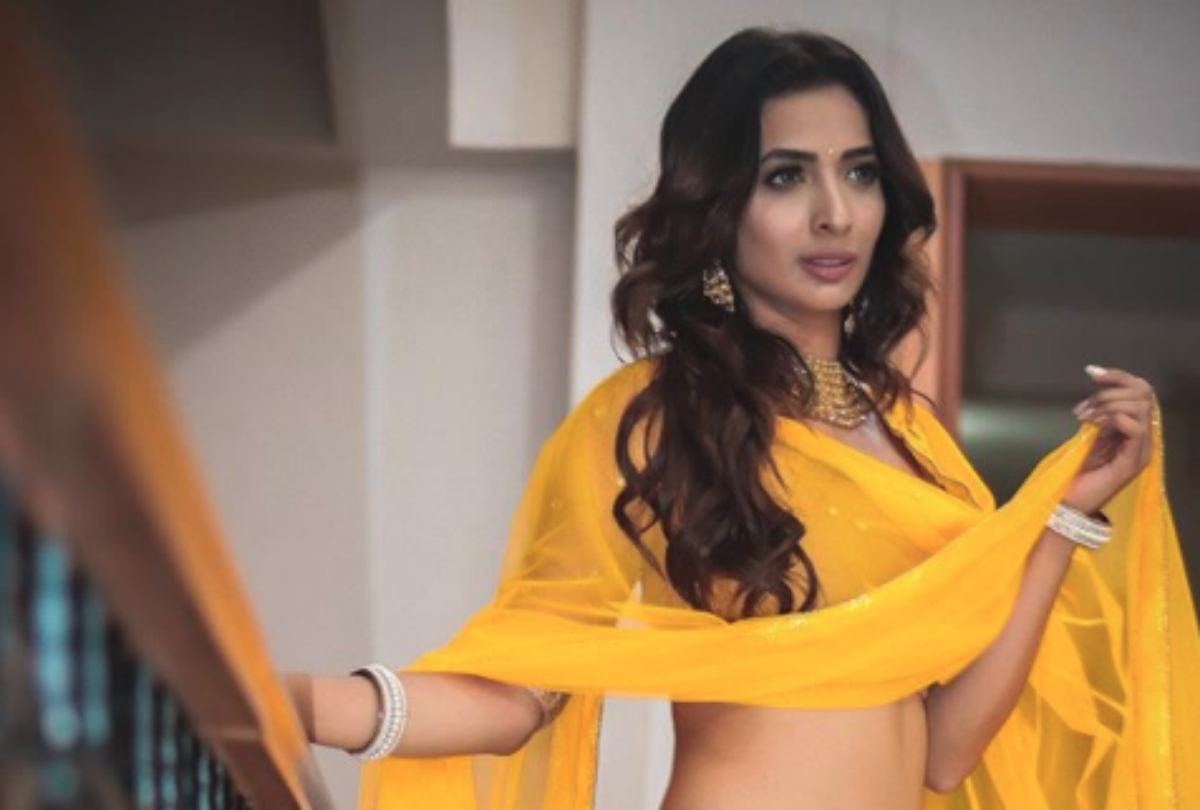 heena panchal look a like of actress malaika arora see the photos