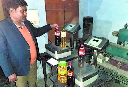 Stirred again in the oil market of Shyamganj, two factories now caught in Ghatauli