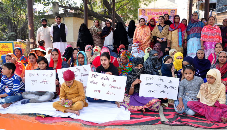 Dairy operators' families also go on hunger strike