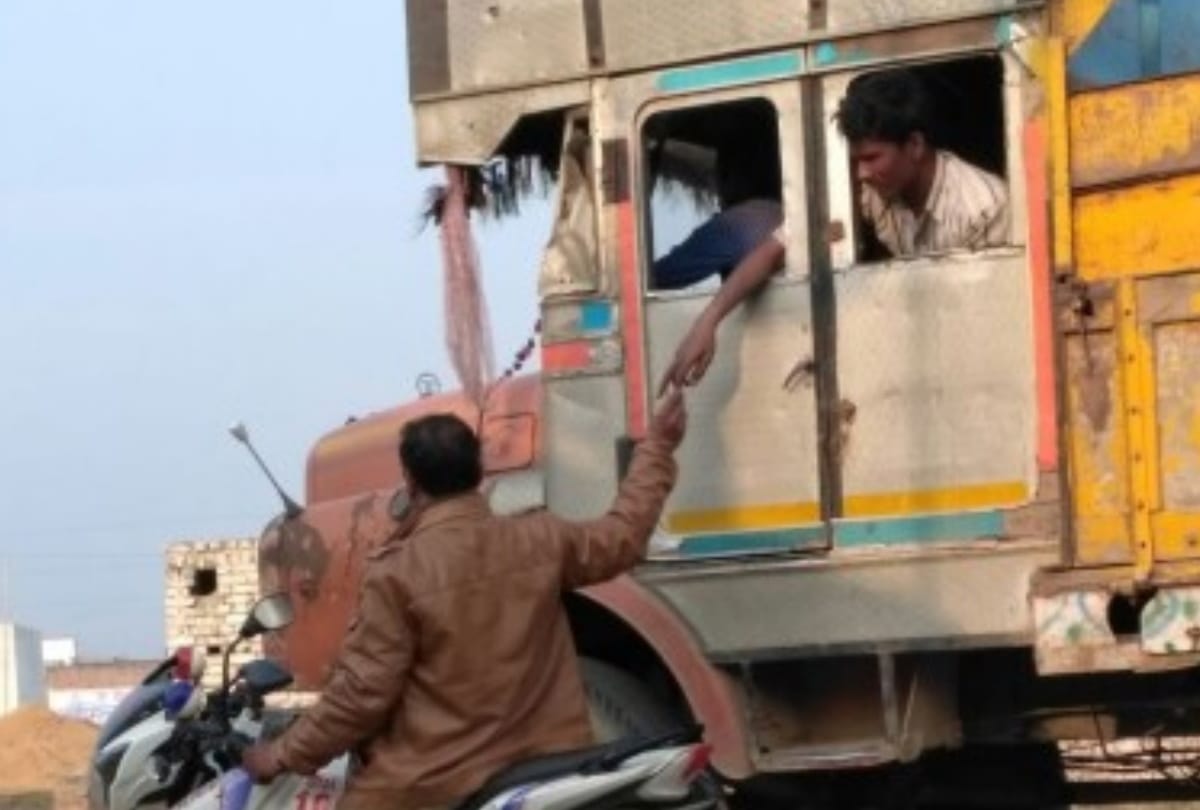 SIT start investigation for truck overloading recovery case in Gorakhpur