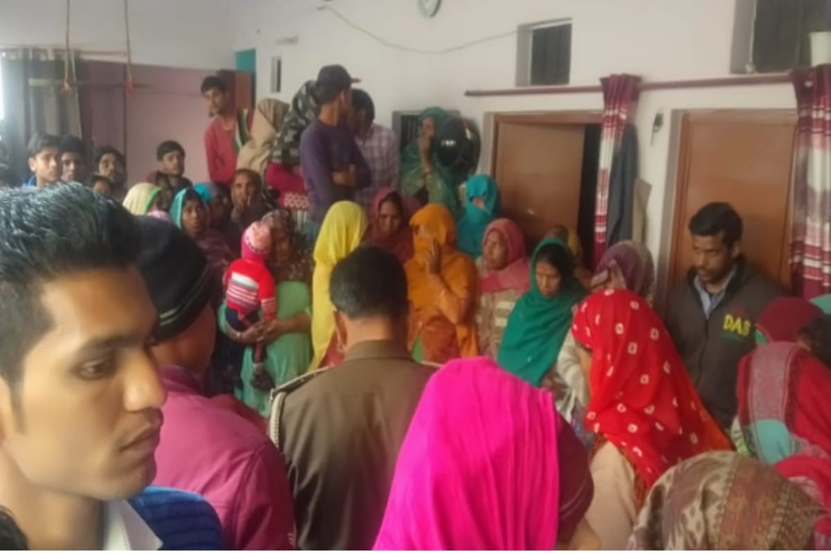 husband murder his wife and his eight months old Son in Kharkhauda, Meerut