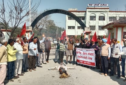 Farmer's organizations protests in punjab against Donald Trump's india visit