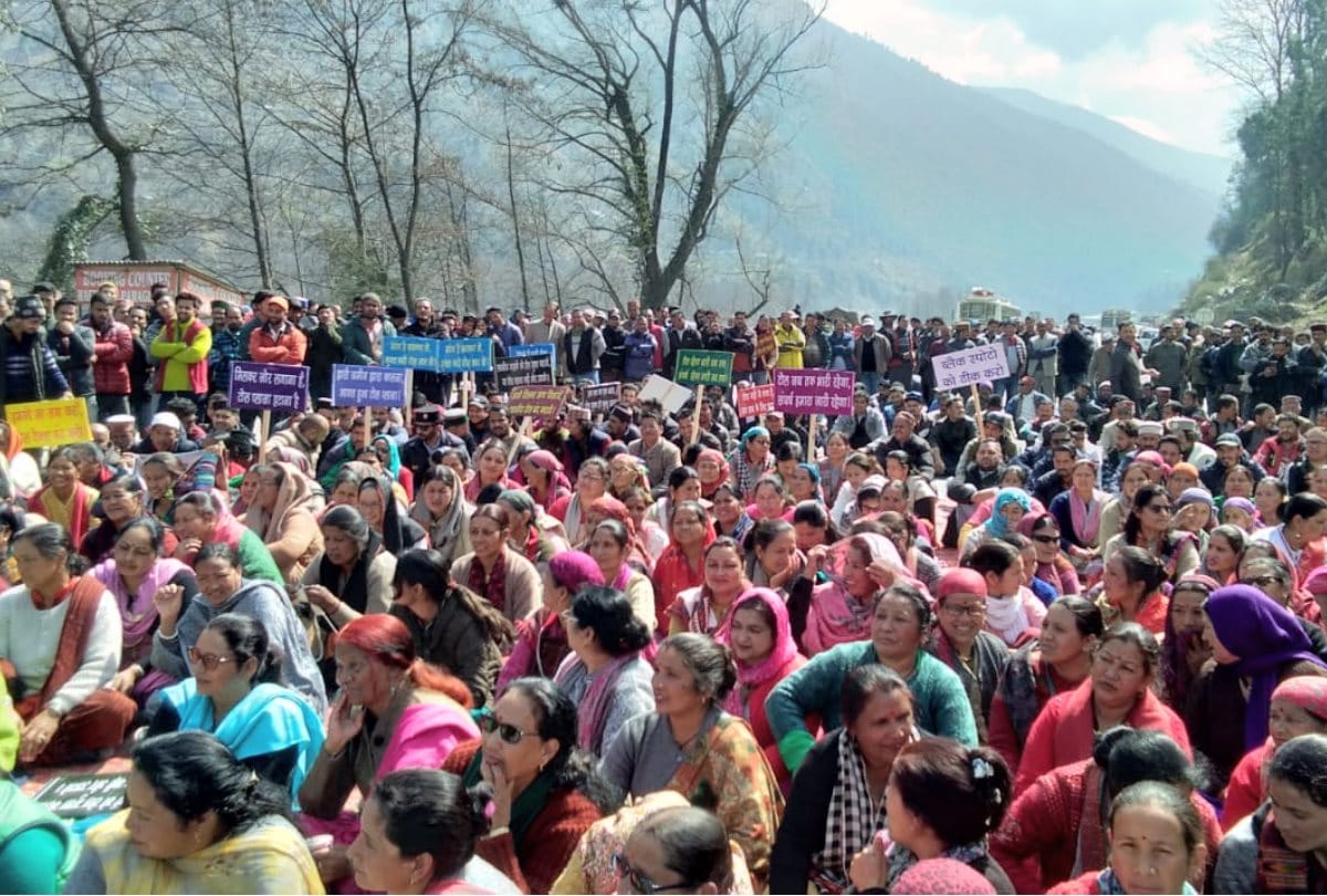 Chakka Jam At Dohlunala Toll Plaza On Kullu Manali National Highway