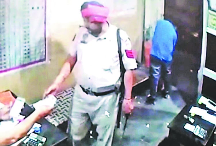 Ludhiana Police Employees Captured in CCTV While Taking Money from Lottery Hawker