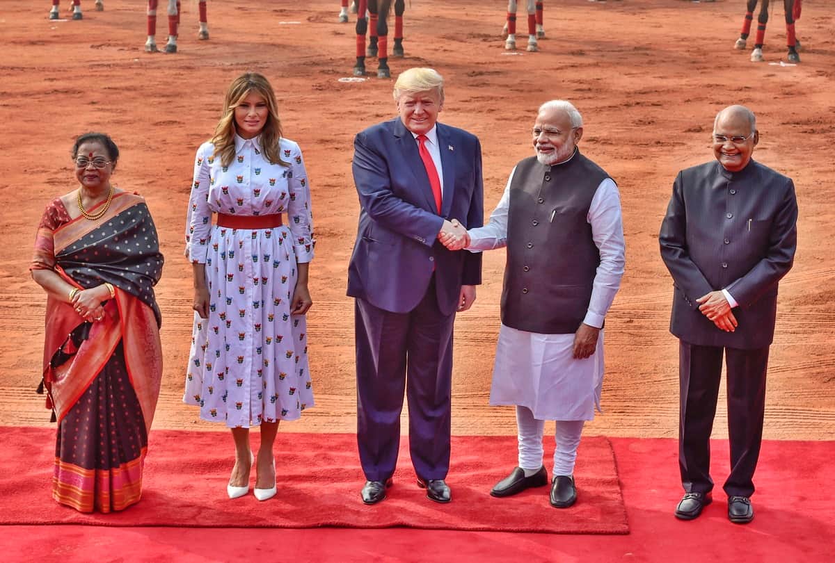 Adnan Sami fitting reply to a Pakistani troller claiming cleaning Taj Mahal for Donald Trump