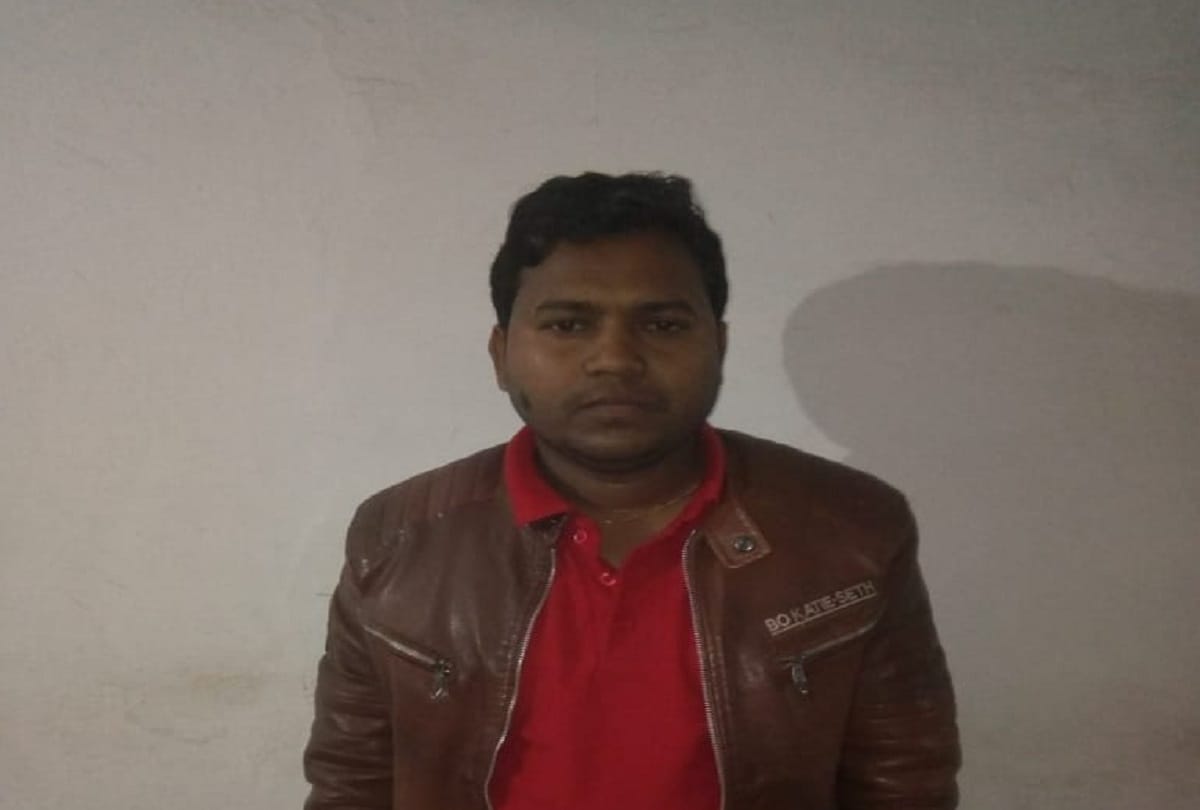 Man arrested for showing pistol while dancing in prayagraj