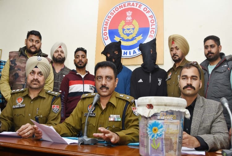 Fake currency of 22.60 lakhs, laptop and printer has recovered in Ludhiana