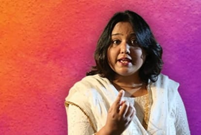 First Indian Woman Storyteller Fouzia Dastango Inspirational Story In Hindi