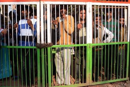 Violence in north-east Delhi is causing loss of 100 crores everyday
