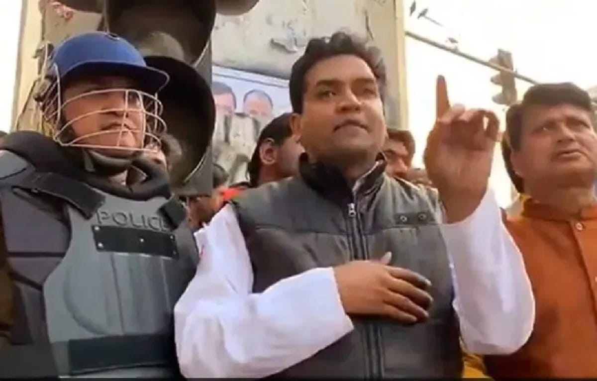BJP has divided in two fraction over Kapil Mishra's Controversial statement