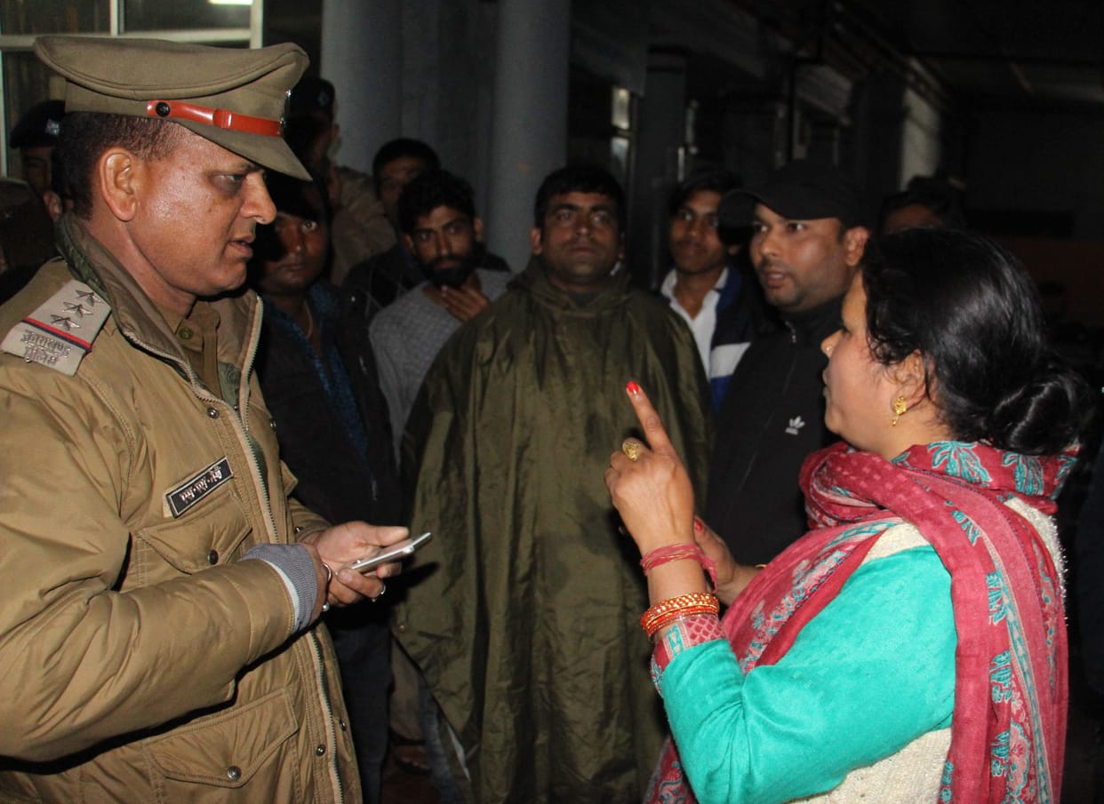 Doctors and staff beat up in Doon Women's Hospital