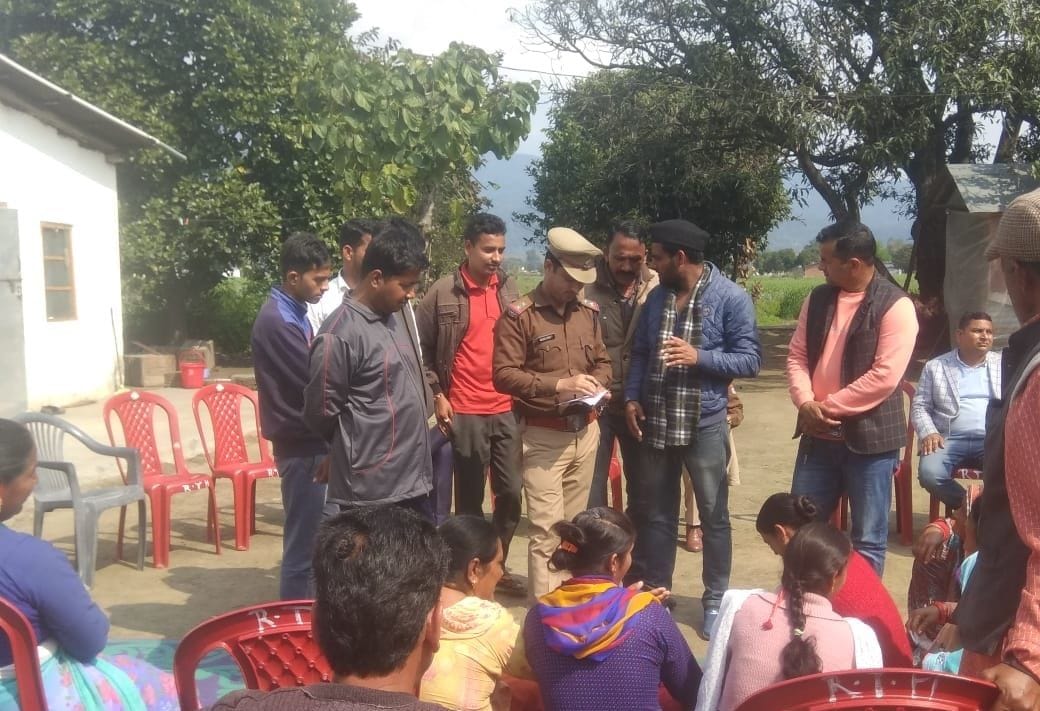 Villagers raised voice against raw alcohol smugglers