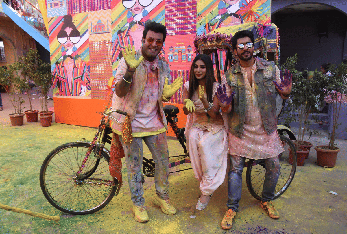 Mouni Roy shoots a Holi song with Varun Sharma and Sunny Singh