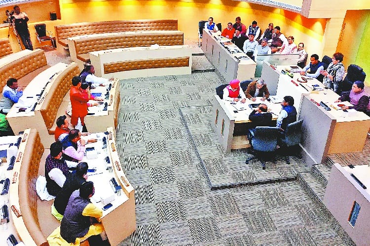 Commissioner-state president clashed over water rate reduction, nagar nigam chandigarh