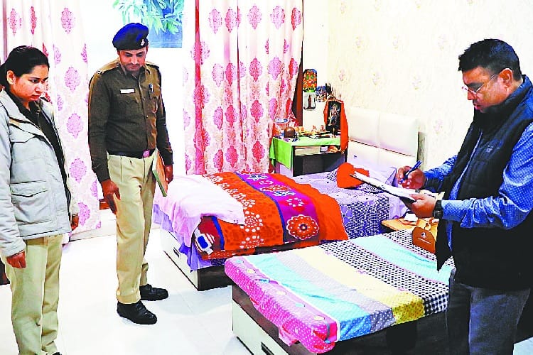 Late night checking operation, 60 illegal PGs found in two days