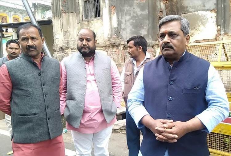 former delhi bjp chief visits ayodhya