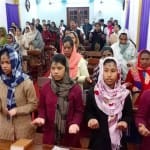 प्रभु यीशु के चरणों में आस्था समर्पित।