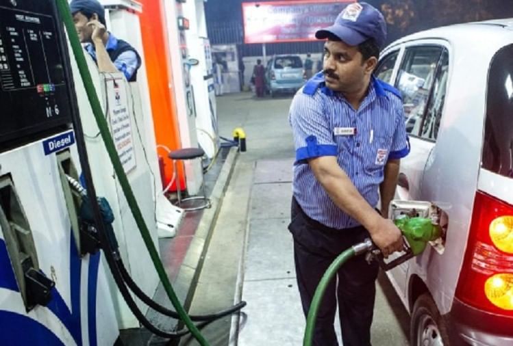 Auto Tips And Tricks How To Refuel Vehicles Car Or Bike At Petrol Pump