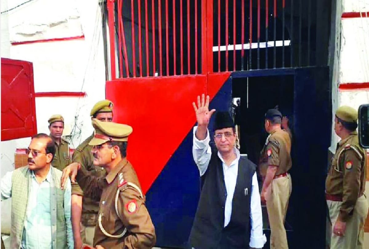 samajwadi party mp Azam Khan life danger Sitapur jail