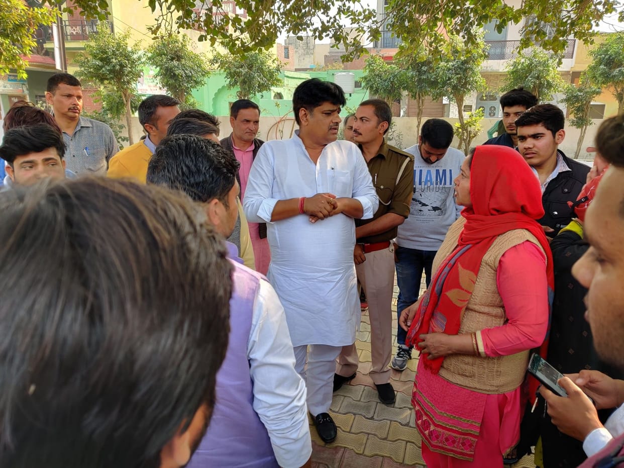 Police had indecency with the city general secretary of Hinyuva, uproar in the police station