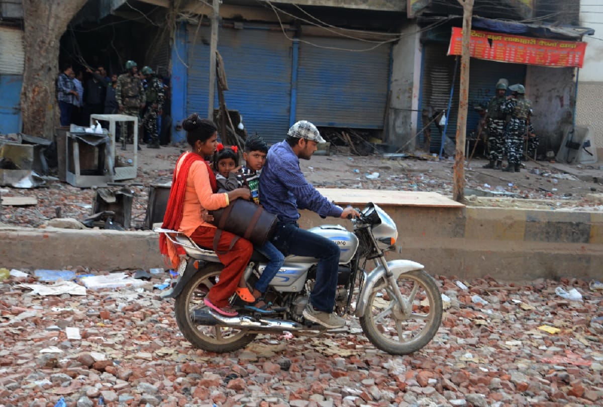 delhi violence affected areas continue to flee by Workers