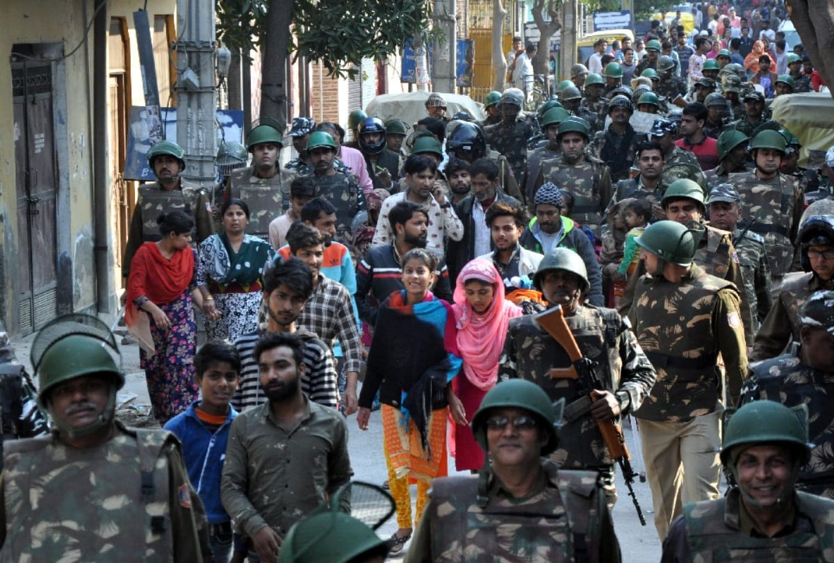 Delhi violence force in lanes scariness in environment people watching from their windows in horror