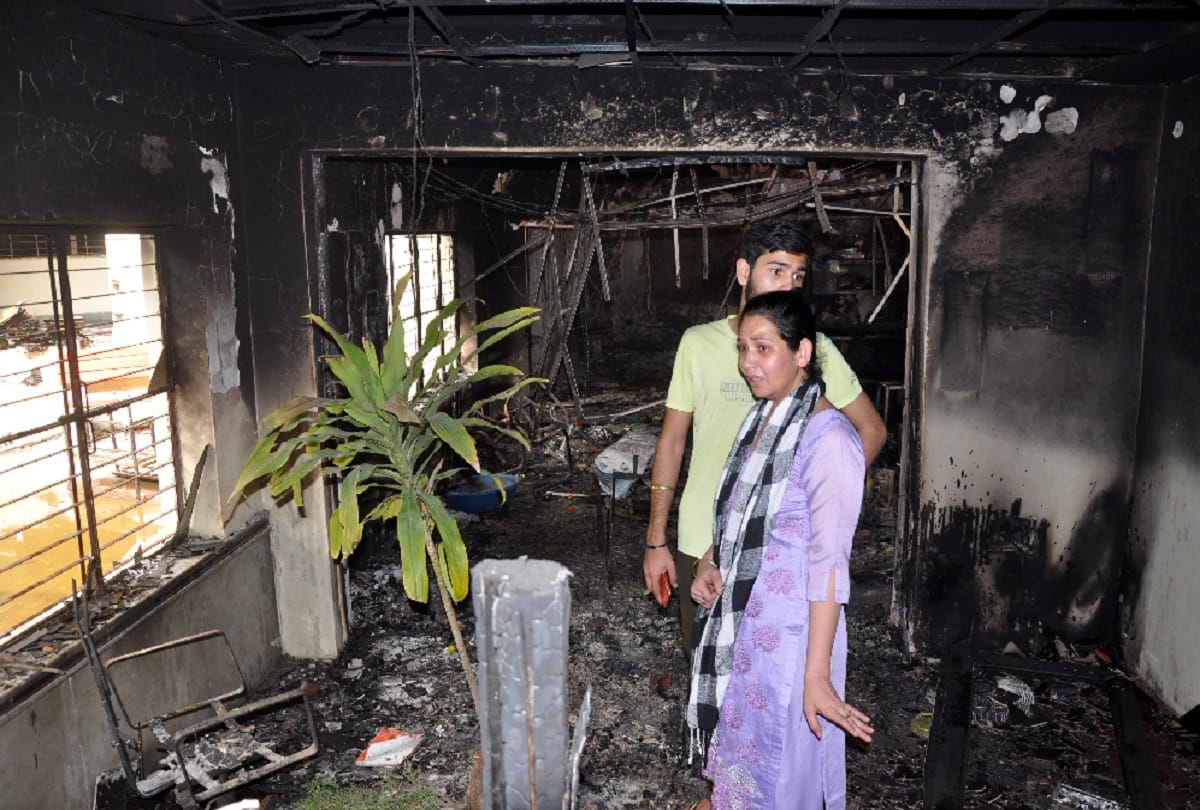 delhi violence shiv vihar school in Karawal Nagar mobs attacked petrol bomb